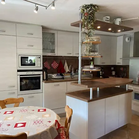 6 Pers. Avec Piscine Chauffee, Grande Terrasse, Parking, - Fr-1-733-139 Apartment Crest-Voland
